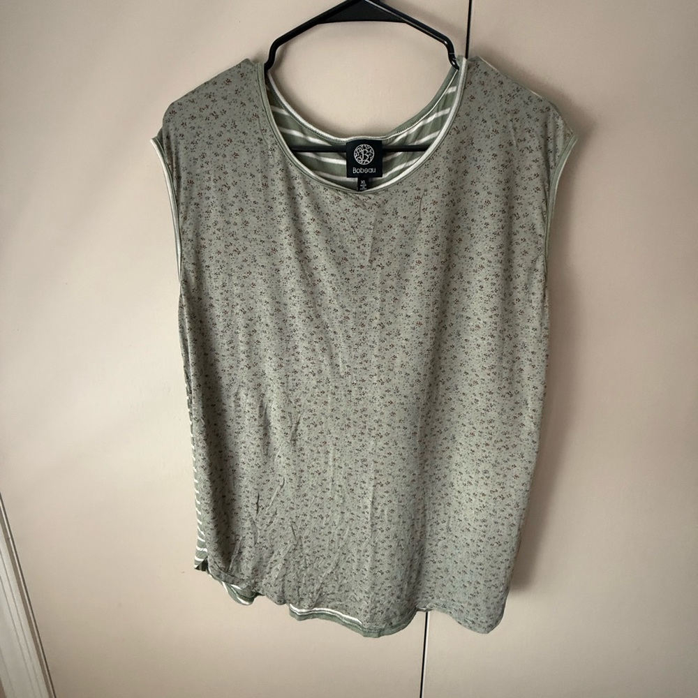 Bobeau Sage Green Floral Short Sleeve Top